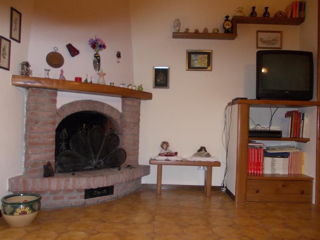 Casa Ricciardi Appartement Chianni Buitenkant foto