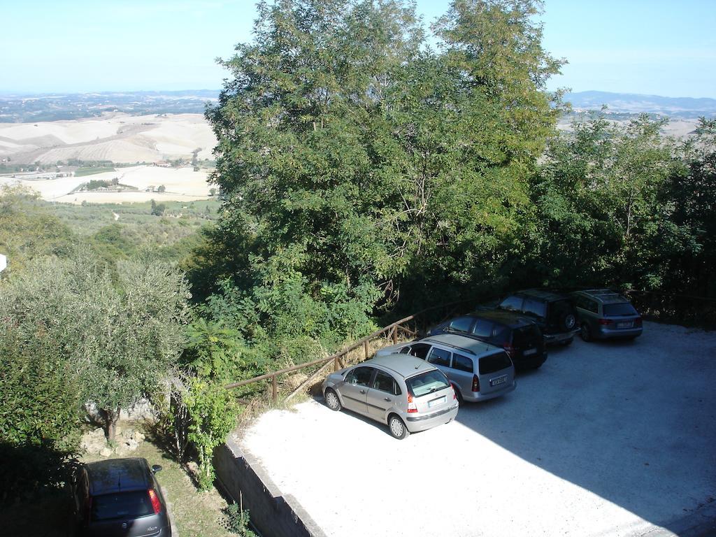 Casa Ricciardi Appartement Chianni Buitenkant foto