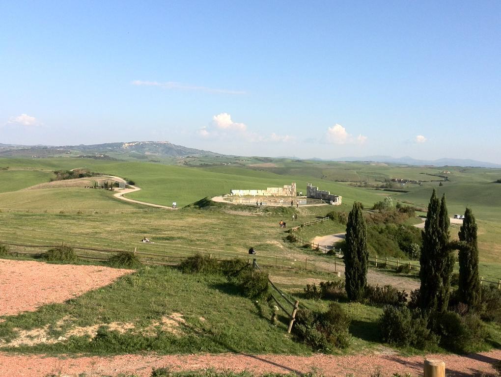 Casa Ricciardi Appartement Chianni Buitenkant foto
